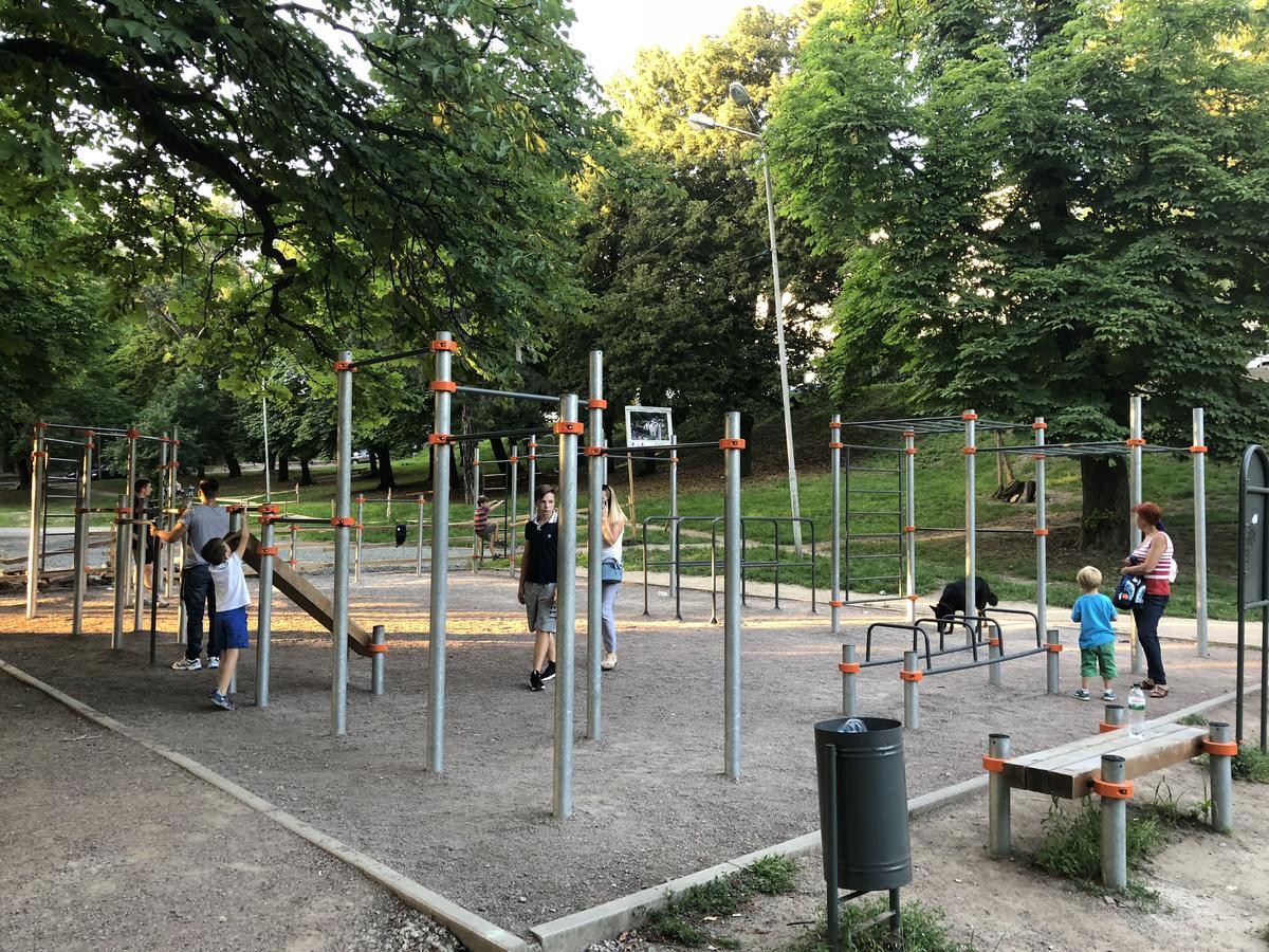 Апартаменти On Lesi Ukrainky *