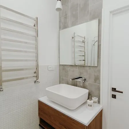 Apartment On Lesi Ukrainky Lviv Exterior photo